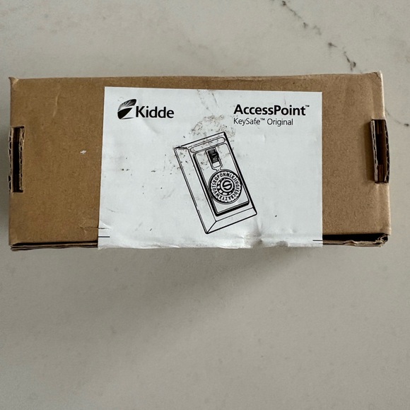 Kidde Access Point Wall Mount Permanent Lock Box - Picture 4 of 4